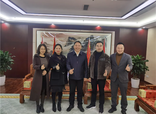 оԺУ߽ͬĴEV˿˽輯